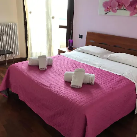 Nina Oda ve Kahvaltı Bergamo