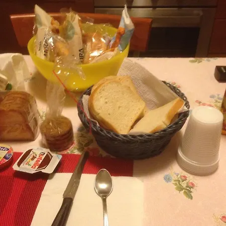 Nina Oda ve Kahvaltı Bergamo