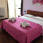 Nina Oda ve Kahvaltı Bergamo